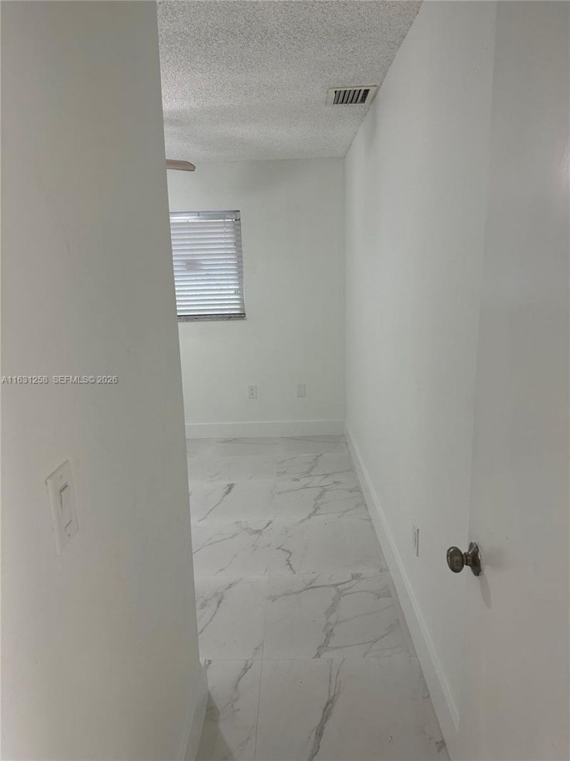 324 E 34th St, Hialeah, FL 33013 Photo