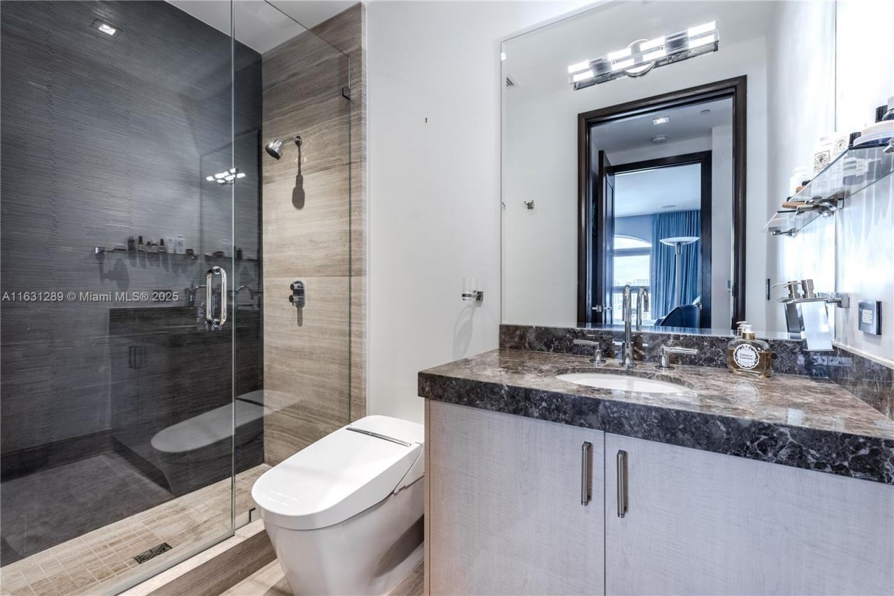 17749 Collins Ave, Unit 1802, Sunny Isles Beach, FL 33160 Photo