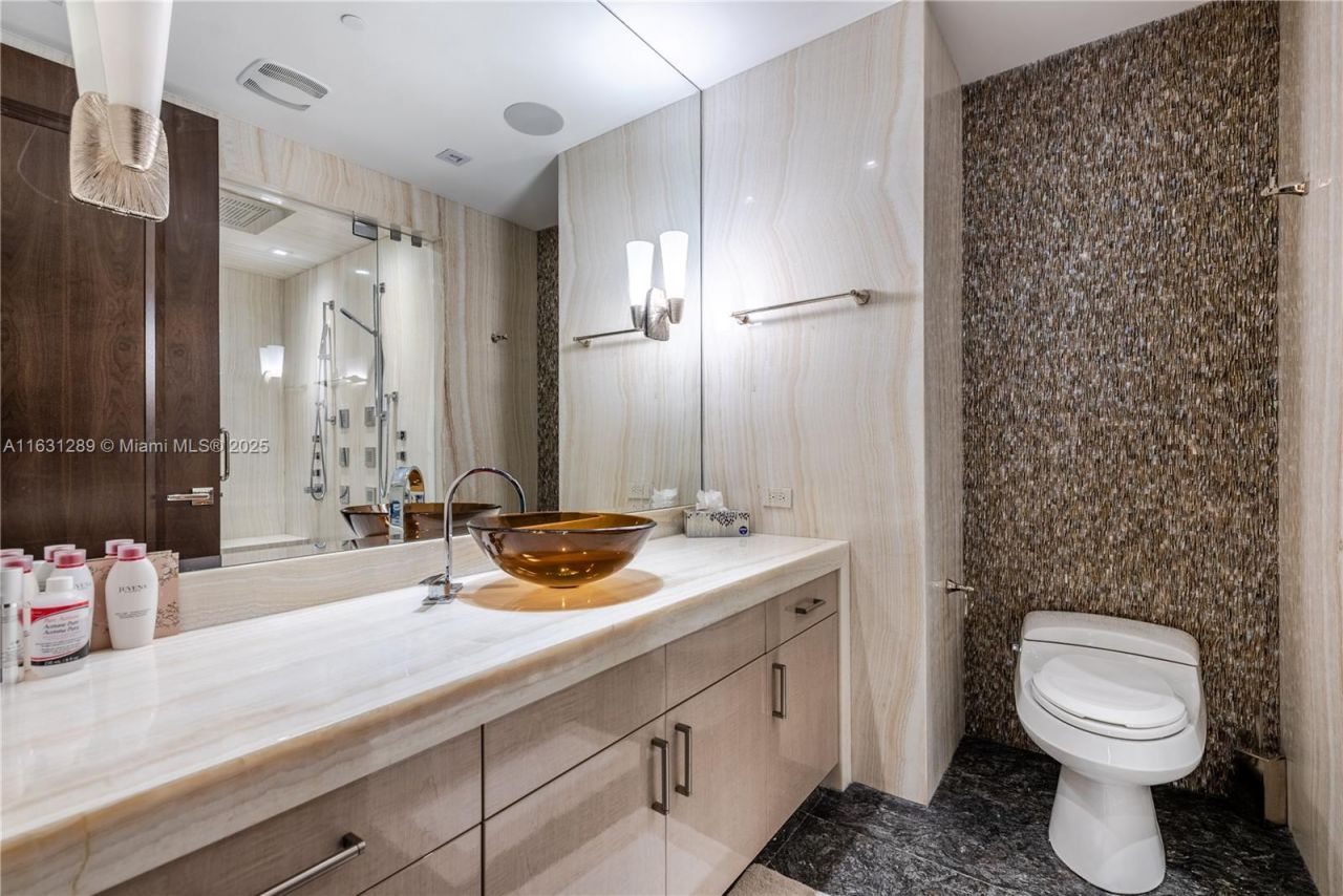 17749 Collins Ave, Unit 1802, Sunny Isles Beach, FL 33160 Photo