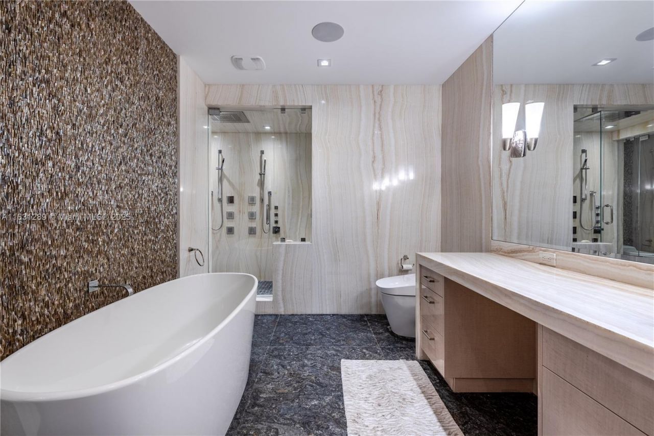 17749 Collins Ave, Unit 1802, Sunny Isles Beach, FL 33160 Photo