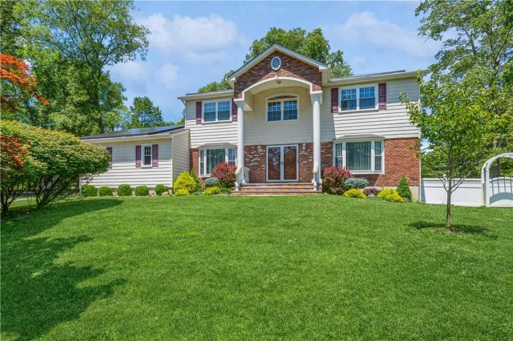 31 Brookline Way, New City, NY 10956 Main Photo