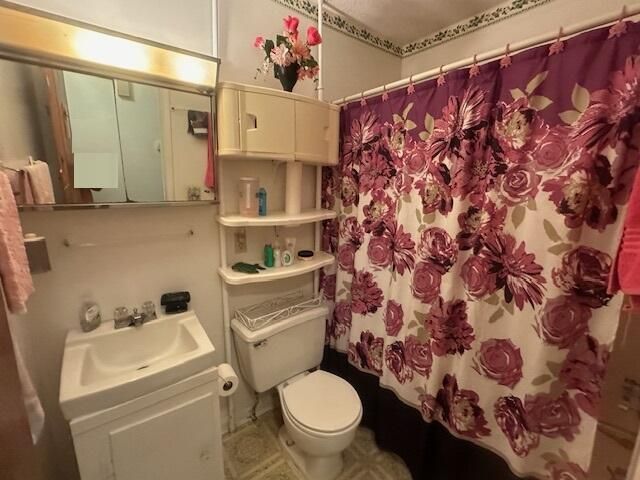 8 Taylor Street Photo 6