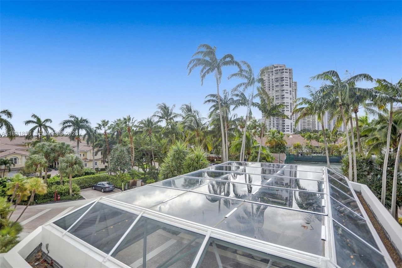 21050 Point Pl, Unit 403, Aventura, FL 33180 Photo