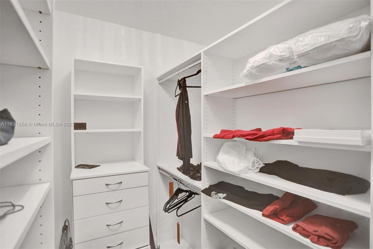 21050 Point Pl, Unit 403, Aventura, FL 33180 Photo