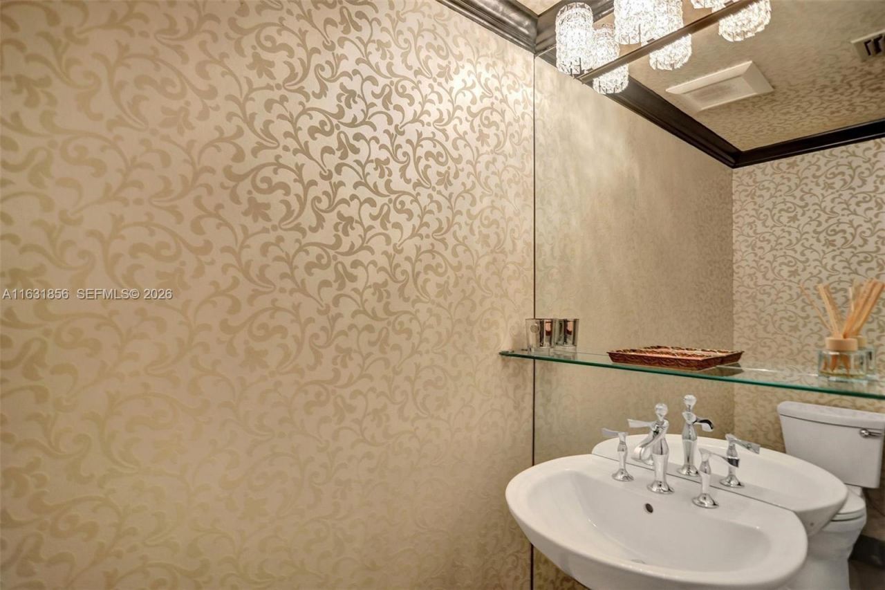 21050 Point Pl, Unit 403, Aventura, FL 33180 Photo