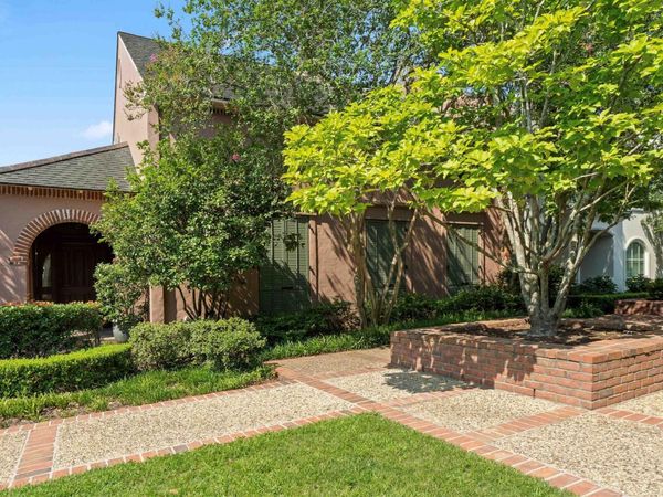 67 Jamestowne Ct, Baton Rouge, LA 70809