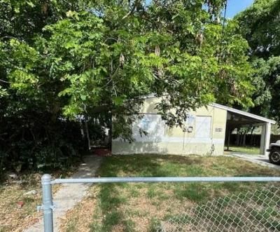 4719 Pinewood Avenue, West Palm Beach, FL 33407 Photo