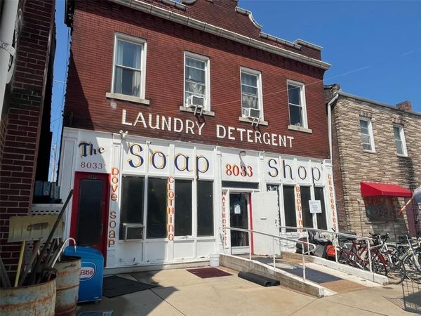 8033 N Broadway, St Louis, MO 63147