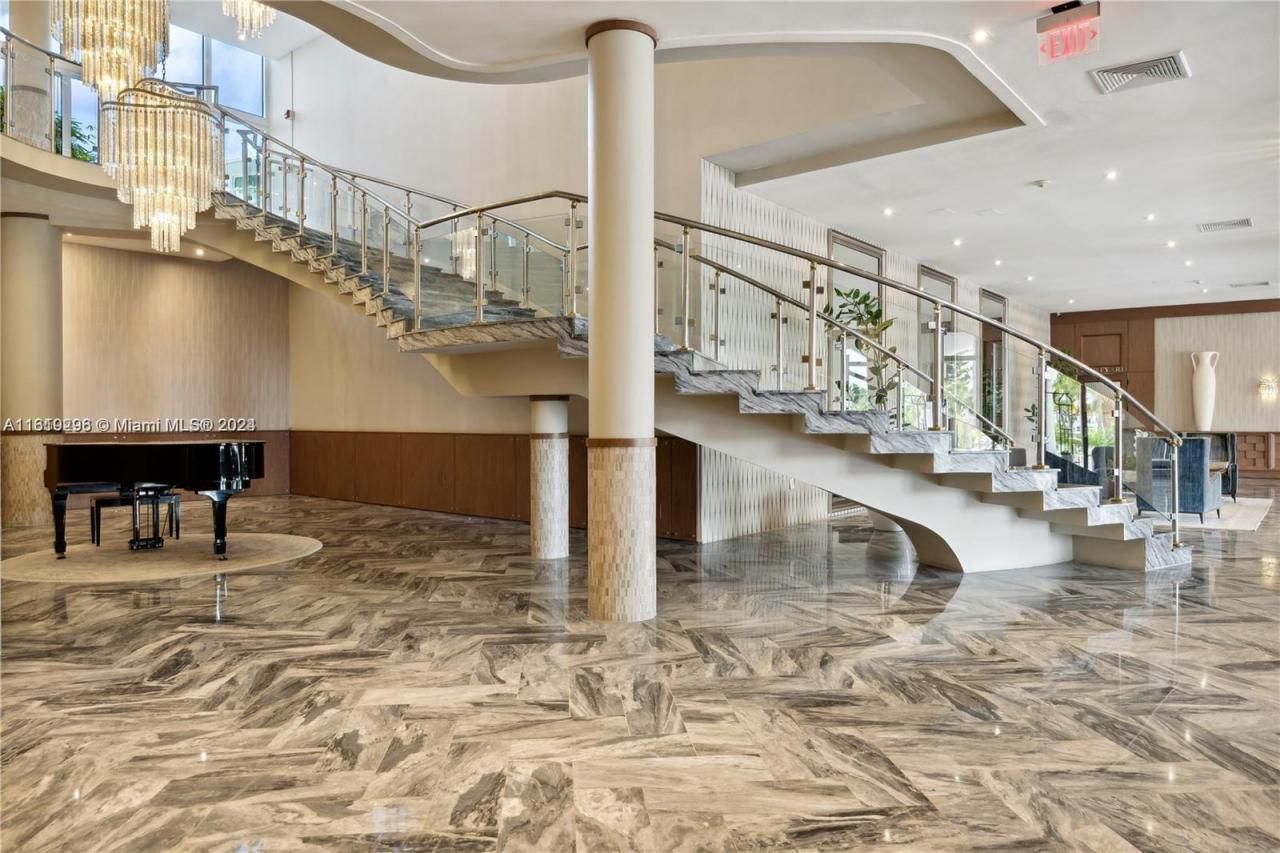 5401 Collins Ave, Unit 1123, Miami Beach, FL 33140 Photo