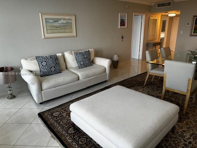 5401 Collins Ave, Unit 1123, Miami Beach, FL 33140 Photo