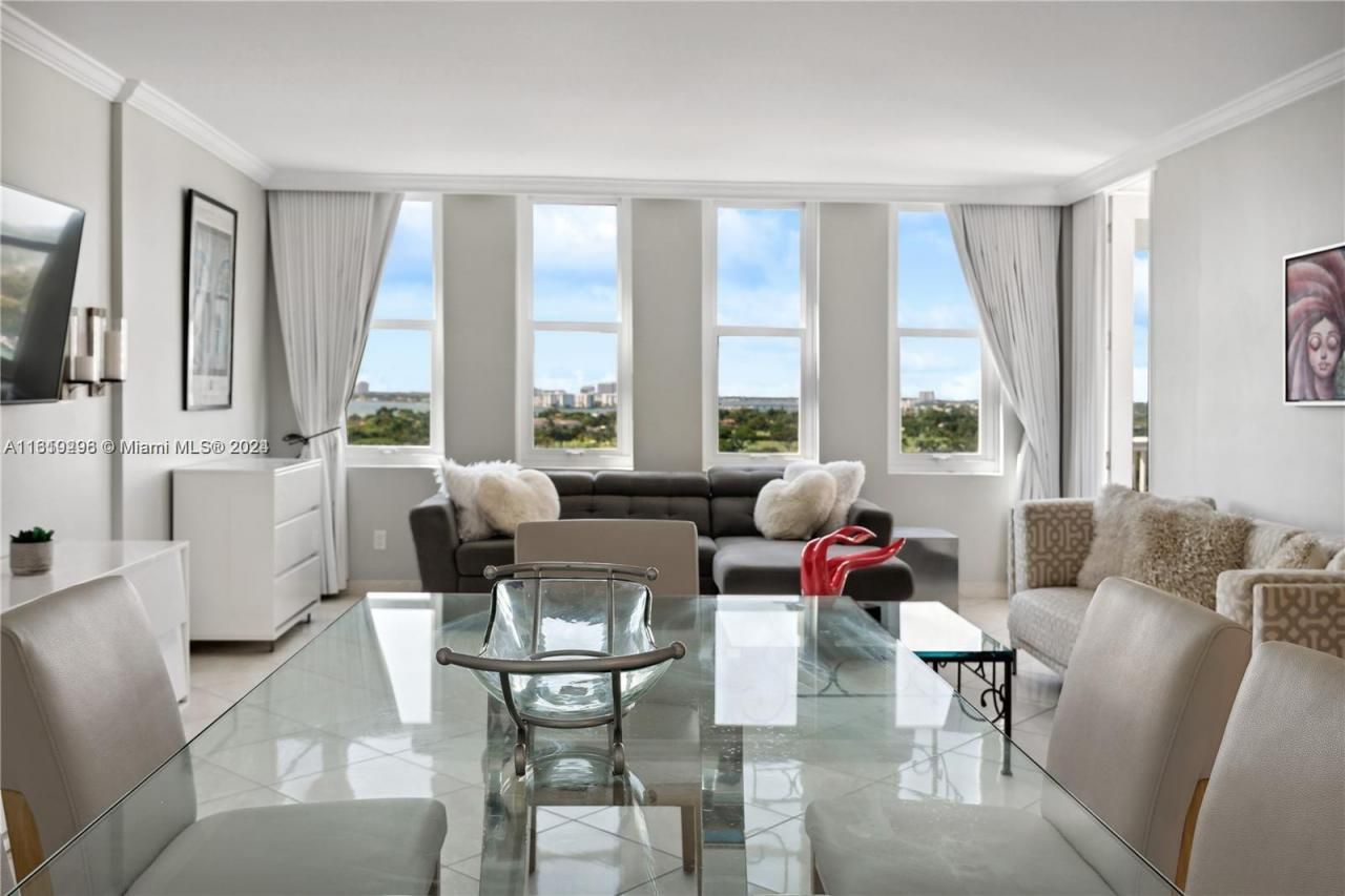 5401 Collins Ave, Unit 1123, Miami Beach, FL 33140 Photo