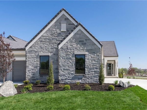 13709 Pembroke Lane, Leawood, KS 66224