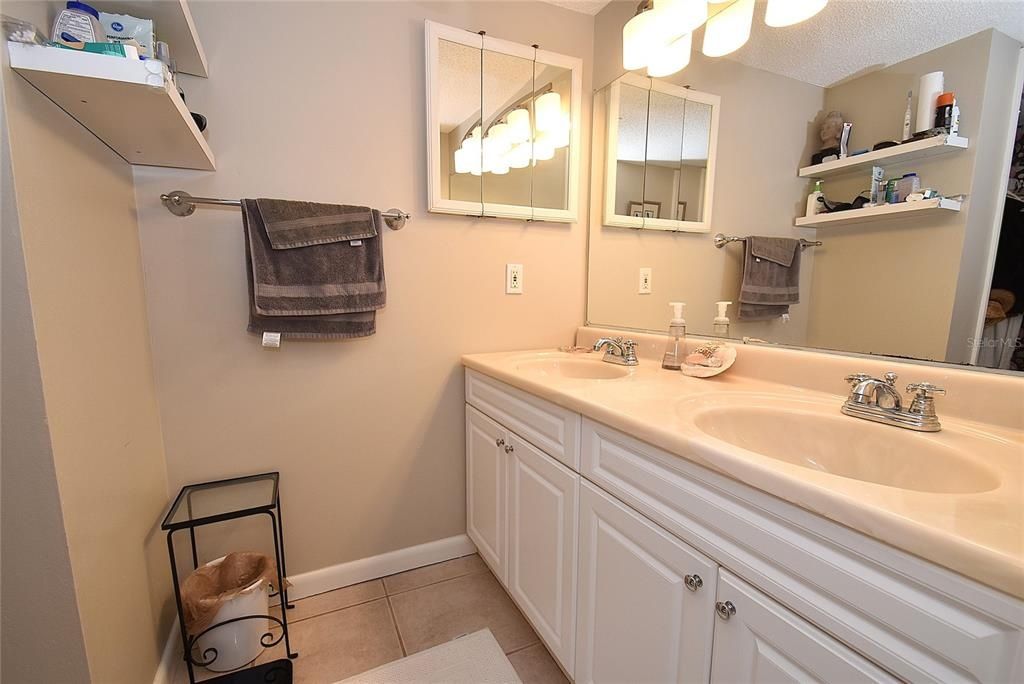1608 Bayhouse Point Drive, Unit GL304, Sarasota, FL 34231 Photo