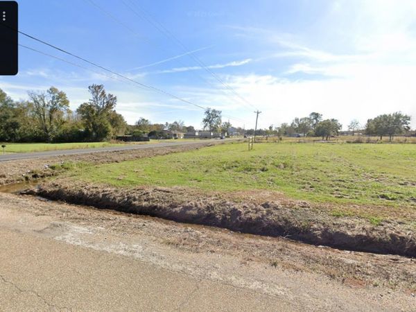 40531 Old Hickory Ave, Gonzales, LA 70737