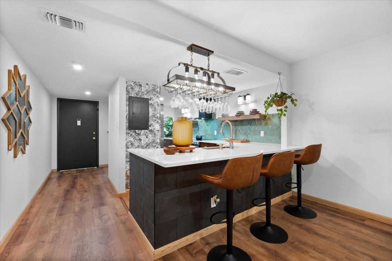 3700 S Osprey Avenue, Unit 214, Sarasota, FL 34239 Photo