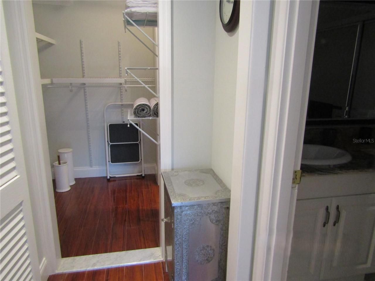 7351 W Country Club Drive N, Unit 202, Sarasota, FL 34243 Photo
