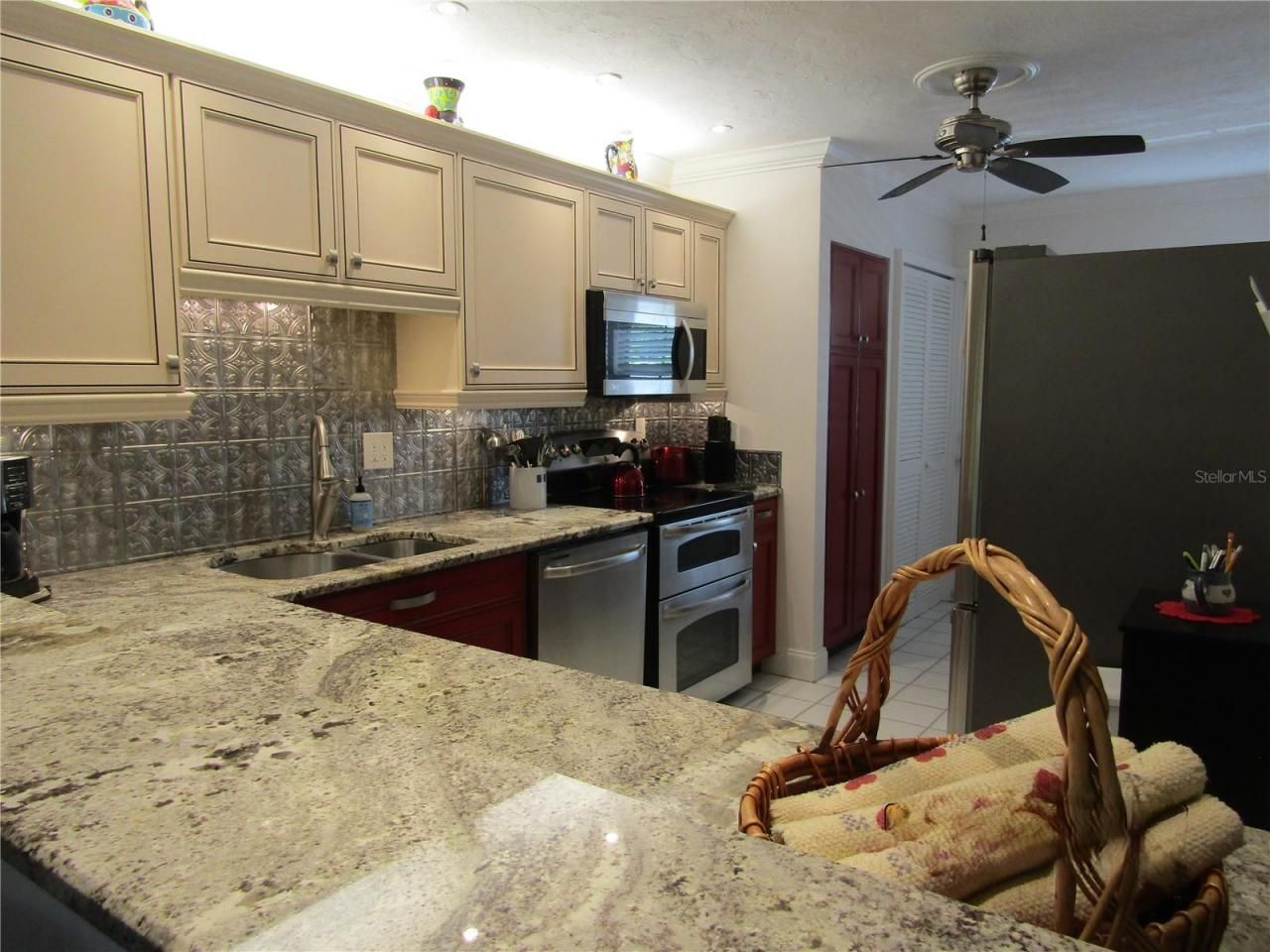 7351 W Country Club Drive N, Unit 202, Sarasota, FL 34243 Photo