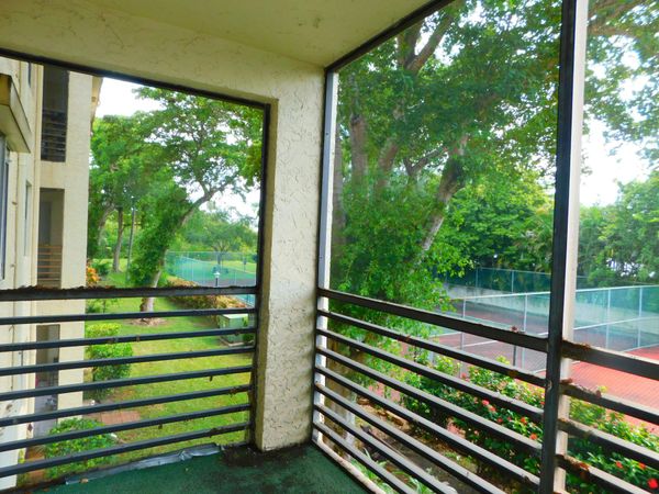 128 S Cypress Road, Unit 827, Pompano Beach, FL 33060