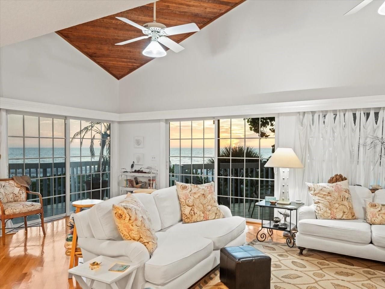 20052 Gulf Boulevard, Indian Shores, FL 33785 Photo