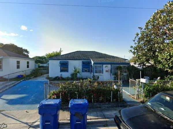 817 W 3rd Street, Riviera Beach, FL 33404