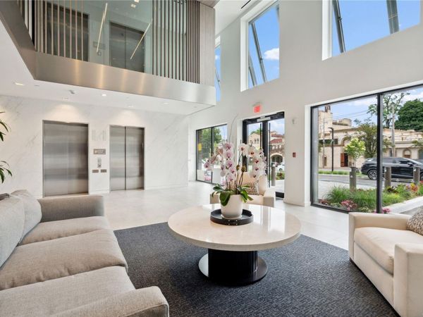 218 Middle Neck Road, Unit 205, Great Neck, NY 11021