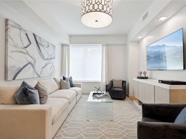 218 Middle Neck Road, Unit 107, Great Neck, NY 11021