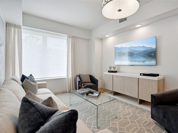 218 Middle Neck Road, Unit 313, Great Neck, NY 11021