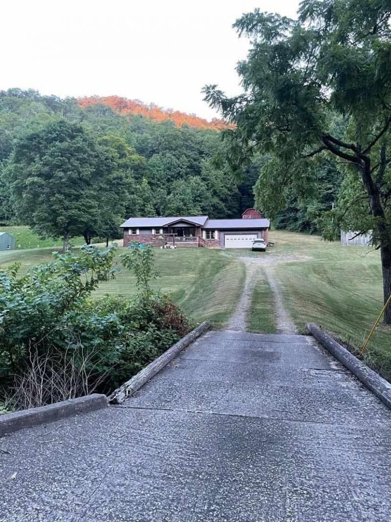 9010 S Highway 421, Manchester, KY 40962 Main Photo