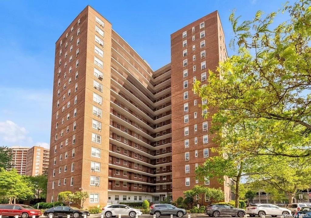 97-10 62 Drive, Unit 4M, Rego Park, NY 11374 Main Photo