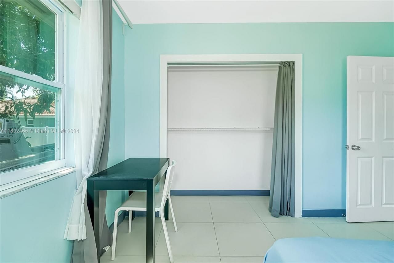 216 SW 6th St, Hallandale Beach, FL 33009 Photo