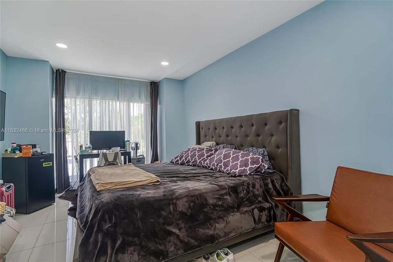 216 SW 6th St, Hallandale Beach, FL 33009 Photo