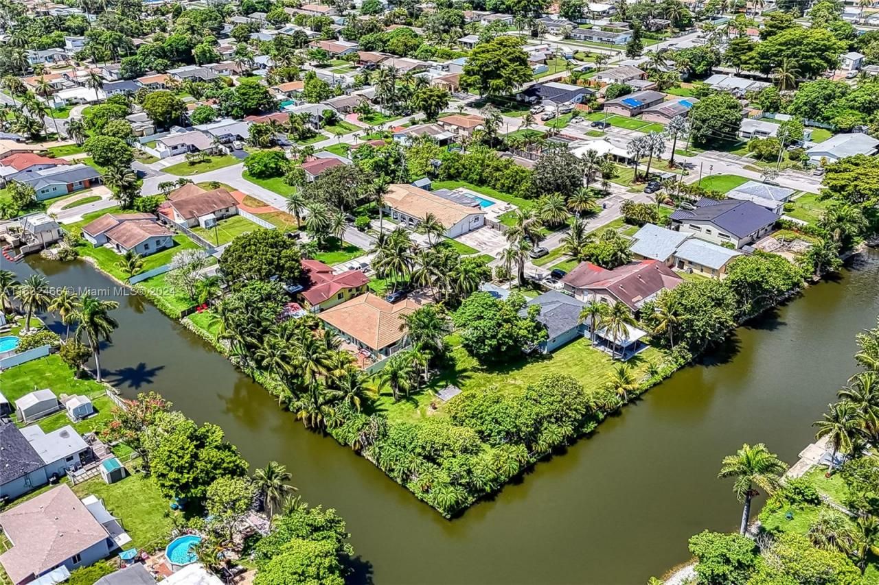 216 SW 6th St, Hallandale Beach, FL 33009 Photo