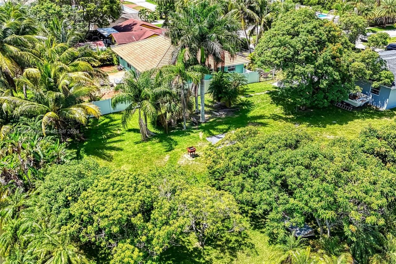 216 SW 6th St, Hallandale Beach, FL 33009 Photo