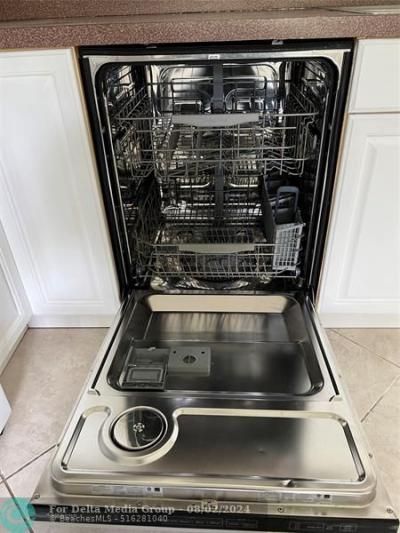 4800 NE 21st Avenue, Fort Lauderdale, FL 33308 Photo