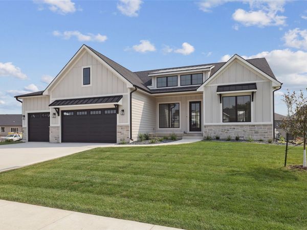 805 Canterbury Circle, Waukee, IA 50263