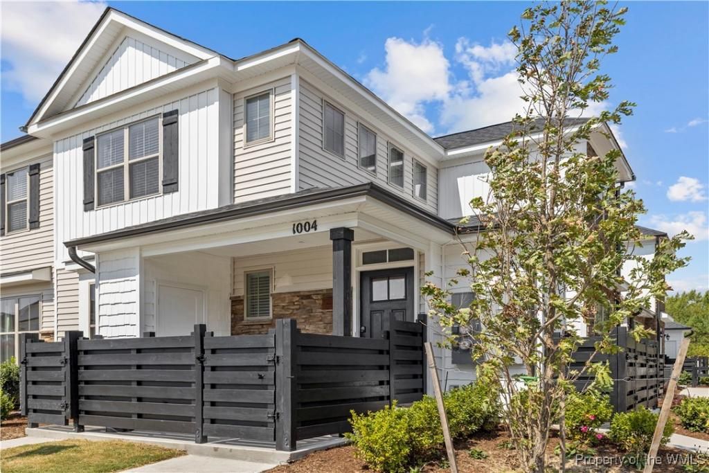 1010 Kathy Ann Way W, Carrollton, VA 23314 Main Photo