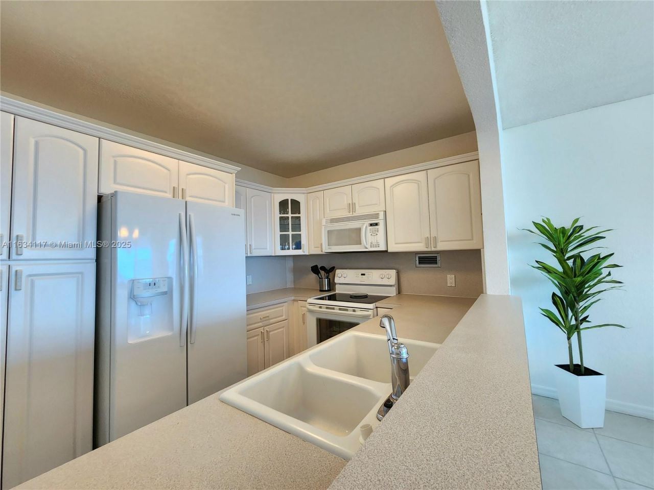 3505 S Ocean Dr, Unit 1406, Hollywood, FL 33019 Photo