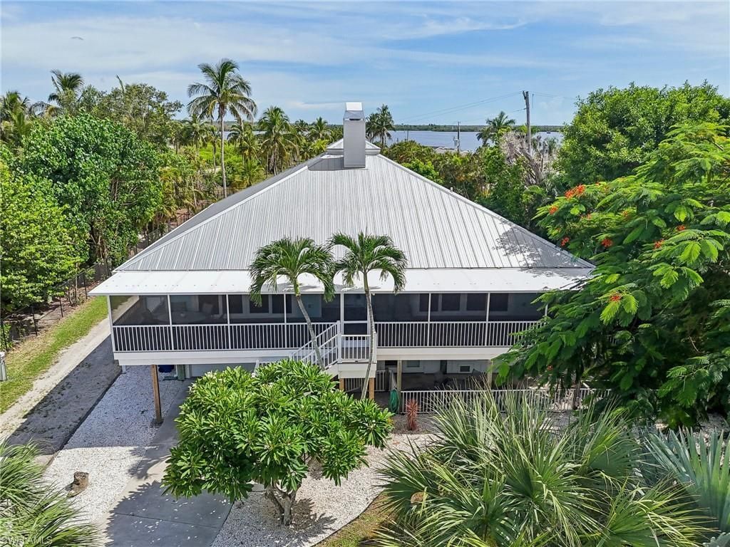 8335 Main St, Bokeelia, FL 33922 Photo