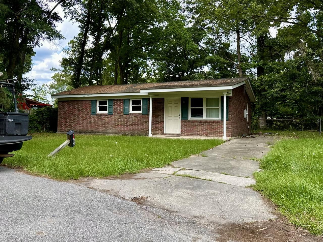 2628 Clara Lane Photo 1