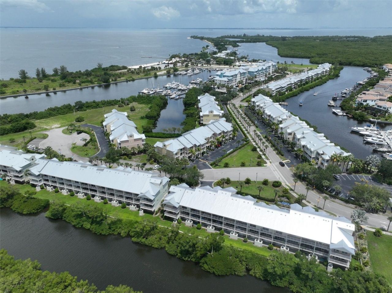 3226 Mangrove Point Drive, Ruskin, FL 33570 Photo