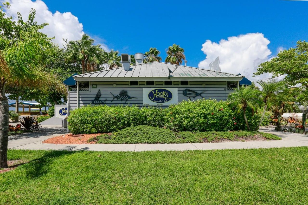 3226 Mangrove Point Drive, Ruskin, FL 33570 Photo