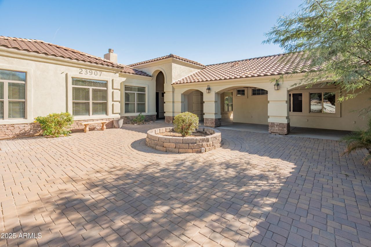 23907 N 83rd Avenue, Peoria, AZ 85383 Main Photo