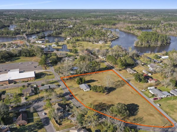 11532 Cedar Lake Road, Biloxi, MS 39532