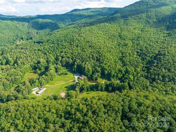 500 Winding Gap Road, Lake Toxaway, NC 28487