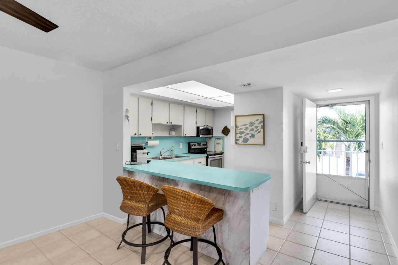 389 N Anglers Drive, Unit 206, Marathon, FL 33050 Photo