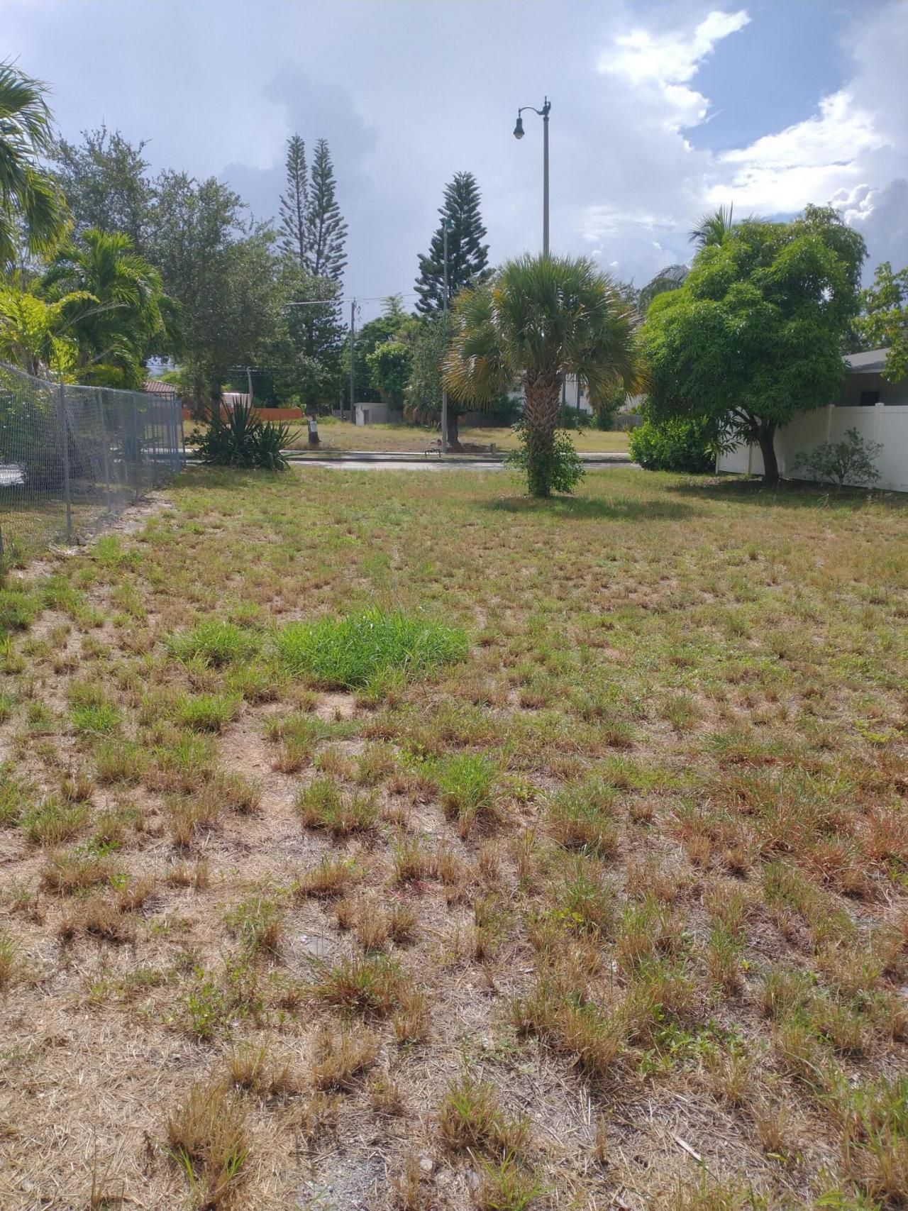 2907 Broadway Avenue, West Palm Beach, FL 33407 Photo