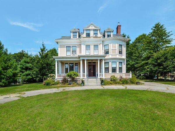 71 Hawthorn St, New Bedford, MA 02740
