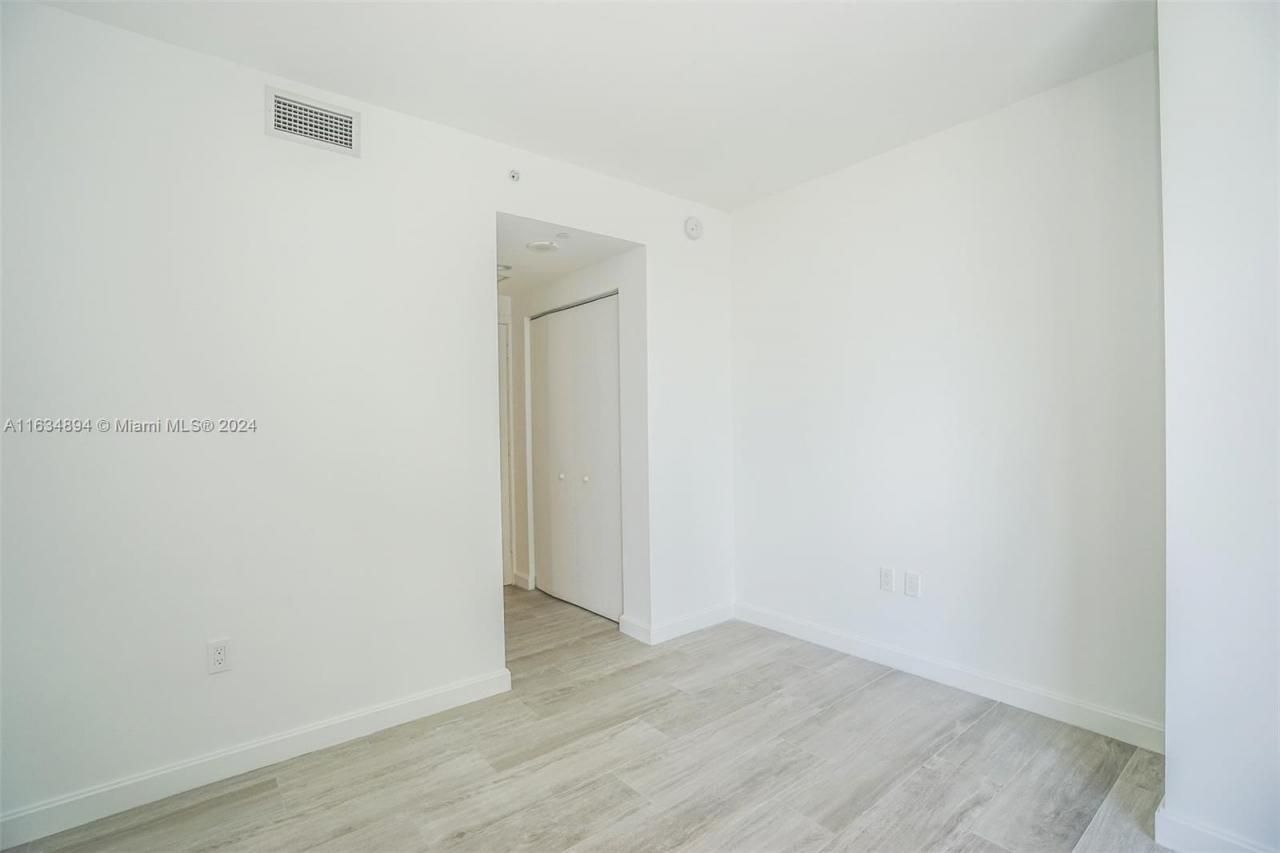 55 SW 9th St, Unit 2108, Miami, FL 33130 Photo