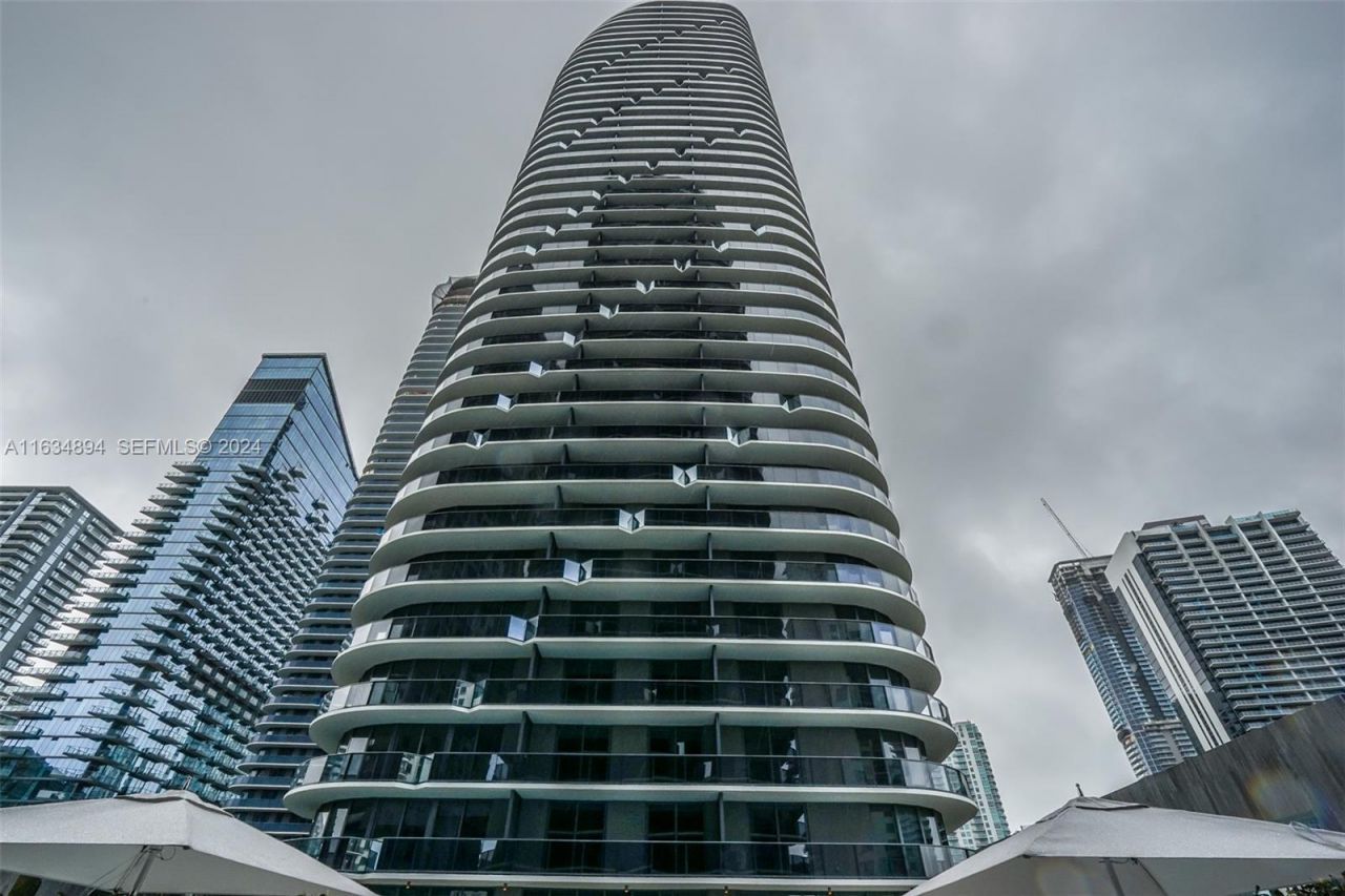 55 SW 9th St, Unit 2108, Miami, FL 33130 Photo