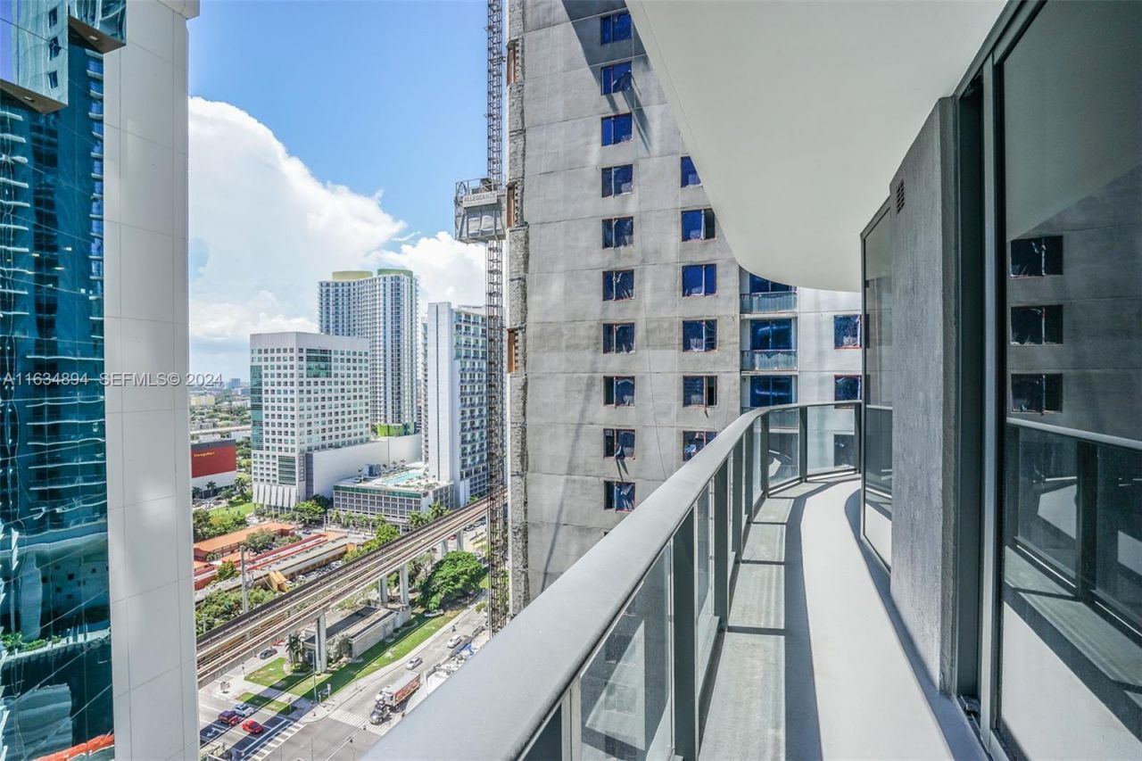 55 SW 9th St, Unit 2108, Miami, FL 33130 Photo